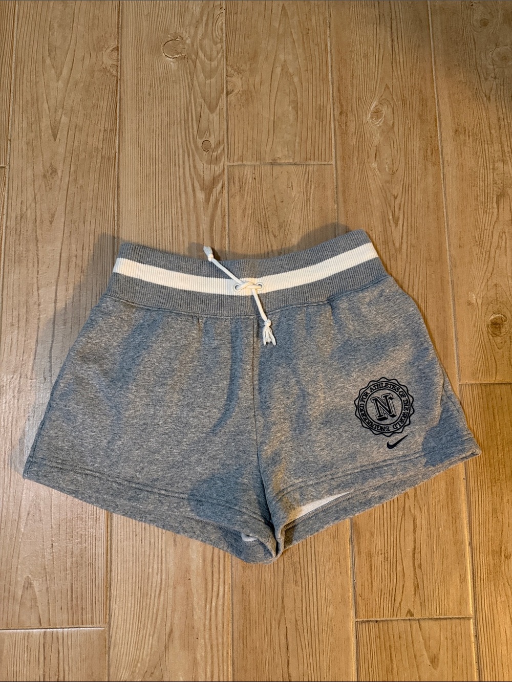 Nike Women’s Sportswear Phoenix Fleece Heritage Short